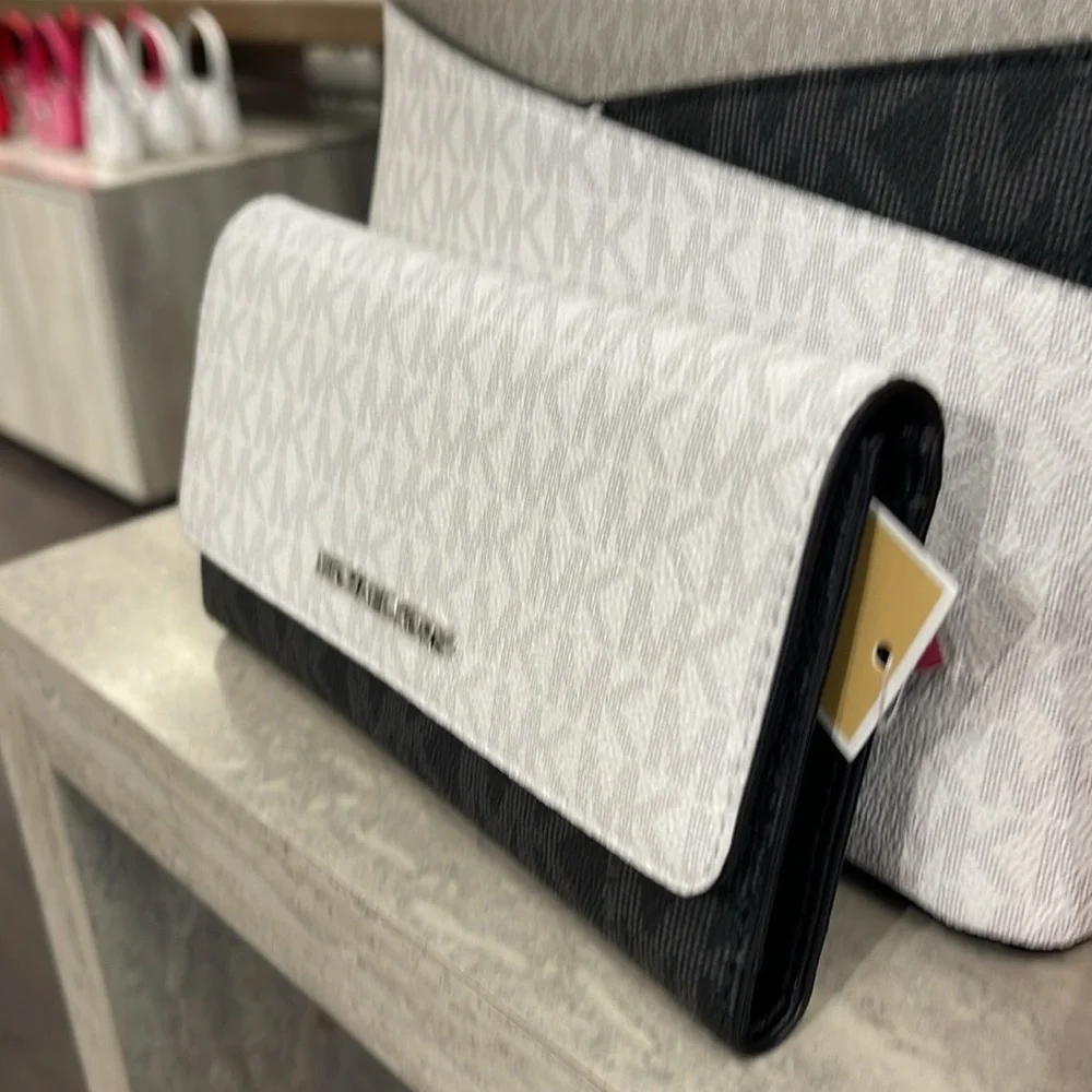 Michael Kors Jet Set Travel Signature Logo Tri-Fold Wallet OPWHT MULTI NWT
